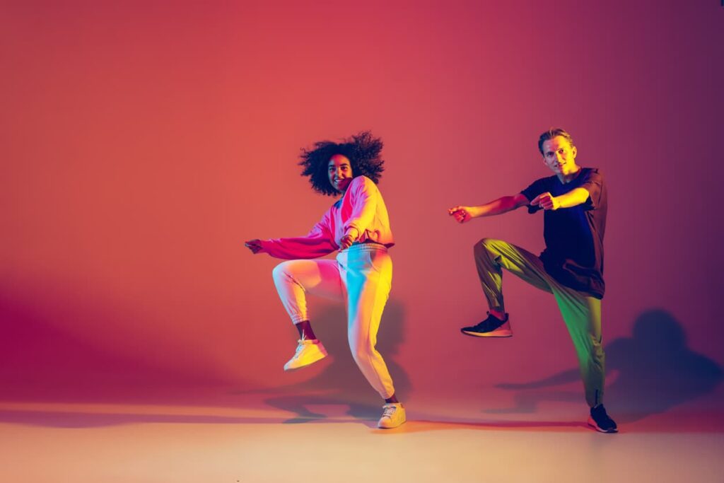 deux danseurs en train de danser pour maigrir