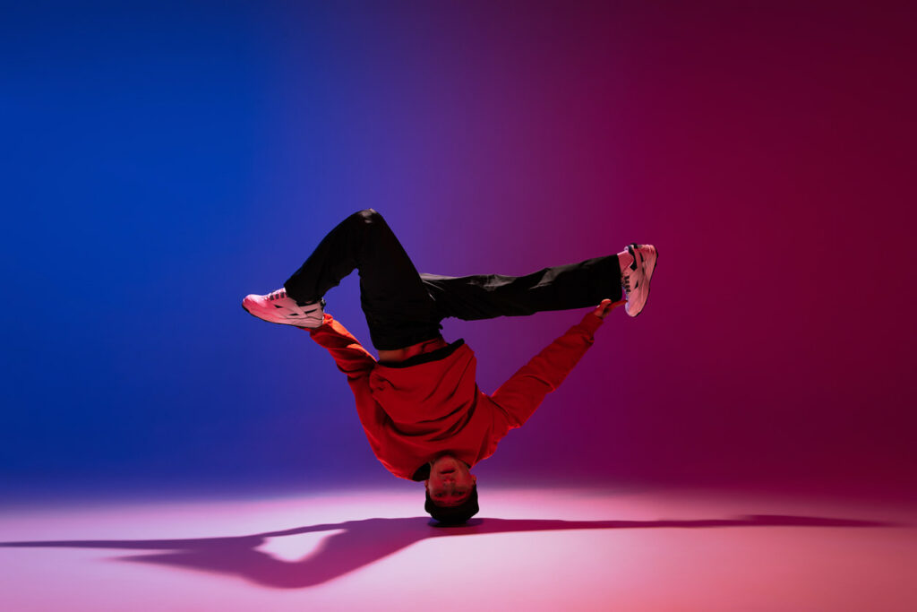 types de danse : un homme danse le hip-hop