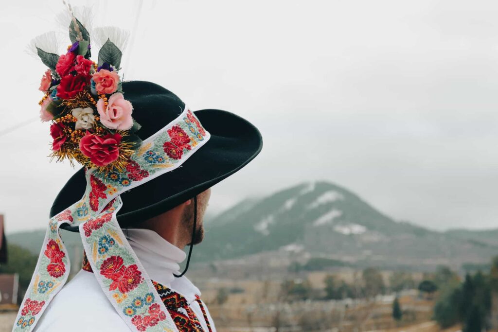 Le couvre-chef traditionnel pour homme lors d'une danse grecque